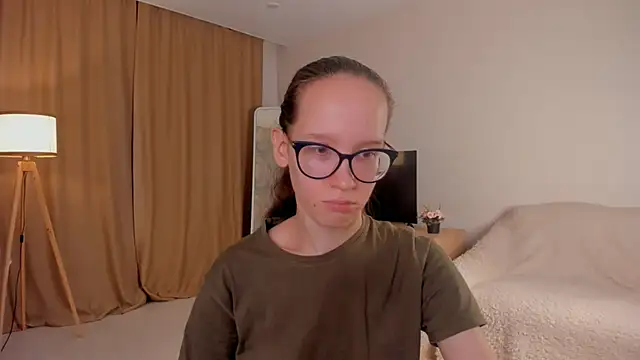 Snapshot of BettyBrowni chatting on 10-21-25, 04:51 BettyBrowni online show from 10-21-25, 04:51