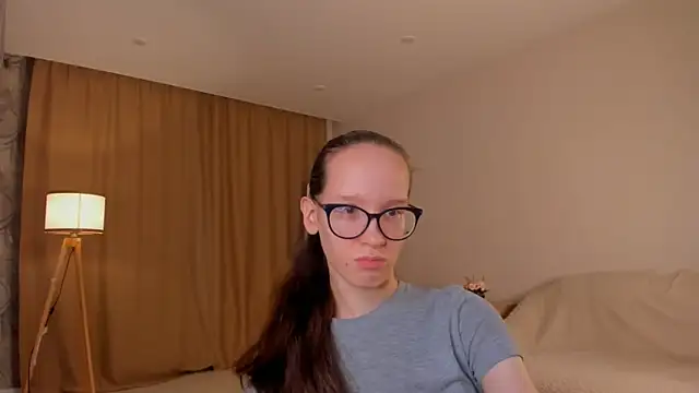 Snapshot of BettyBrowni chatting on 10-28-25, 04:31 BettyBrowni online show from 10-28-25, 04:31