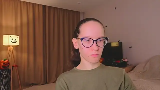 Snapshot of BettyBrowni chatting on 11-18-25, 04:22 BettyBrowni online show from 11-18-25, 04:22