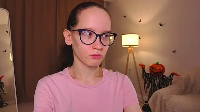 Snapshot of BettyBrowni chatting on 11-30-25, 04:11 BettyBrowni online show from 11-30-25, 04:11