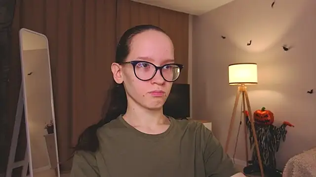 Snapshot of BettyBrowni chatting on 12-05-25, 04:03 BettyBrowni online show from 12-05-25, 04:03