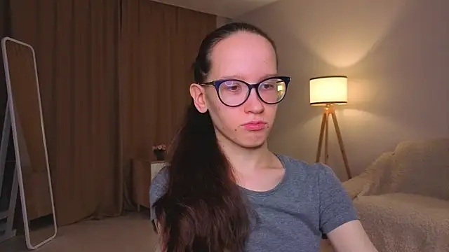 Snapshot of BettyBrowni chatting on 12-14-25, 05:07 BettyBrowni online show from 12-14-25, 05:07