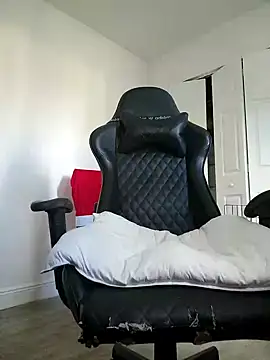 Snapshot of _kiiing_ chatting on 12-17-24, 07:15 kiiing online show from 12-17-24, 07:15