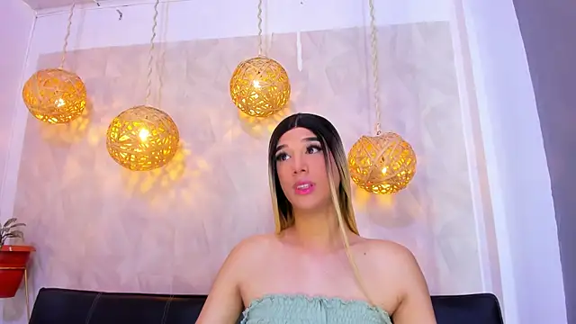 victoria aleia  online show from 01-10-25, 08:26