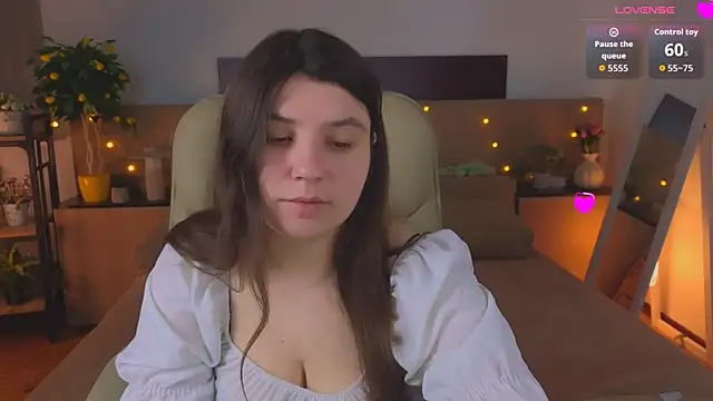 Viola  Shy online show from 04-15-26, 08:31