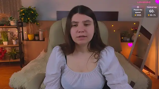 Viola  Shy online show from 05-18-26, 08:25