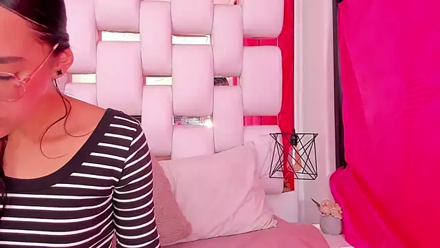 EmmyCruzZ online show from 11-29-25, 07:17