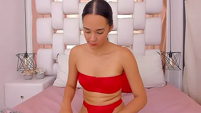 EmmyCruzZ online show from 01-11-26, 04:56