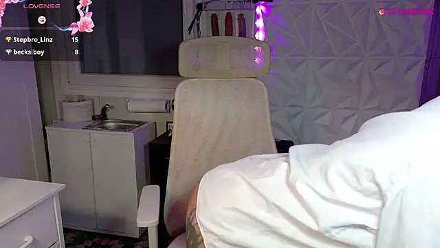 Snapshot of Tatjana_Sue chatting on 07-09-26, 07:07 Tatjana Sue online show from 07-09-26, 07:07