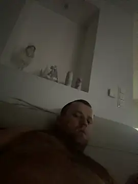 Snapshot of MateoKimiBi chatting on 12-20-24, 02:41 MateoKimiBi online show from 12-20-24, 02:41