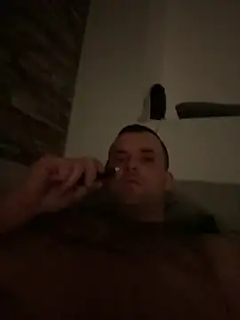 Snapshot of MateoKimiBi chatting on 02-15-25, 03:52 MateoKimiBi online show from 02-15-25, 03:52