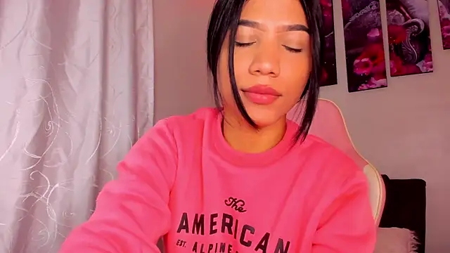 Alissarhys26 online show from 12-19-24, 01:07