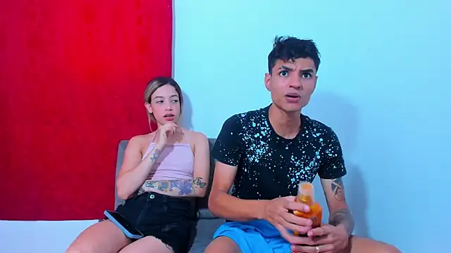 Snapshot of My-Beautifull-Couple chatting on 01-21-25, 08:00 My-Beautifull-Couple online show from 01-21-25, 08:00