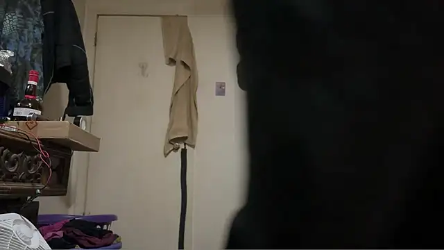 Snapshot of pipeload1275 chatting on 03-05-26, 03:24 pipeload1275 online show from 03-05-26, 03:24