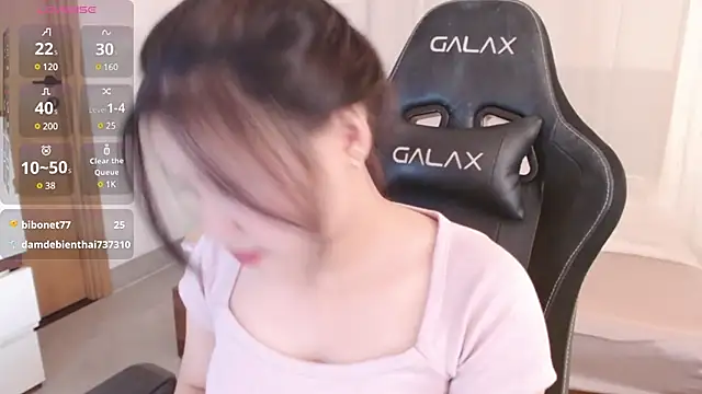 Lin SiYee online show from 02-24-25, 02:37