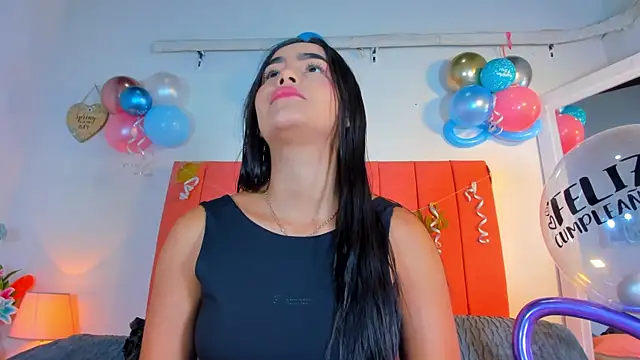 Snapshot of valen_rose0 chatting on 10-22-25, 12:05 valen rose0 online show from 10-22-25, 12:05