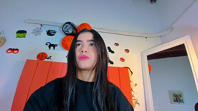 Snapshot of valen_rose0 chatting on 10-30-25, 12:06 valen rose0 online show from 10-30-25, 12:06