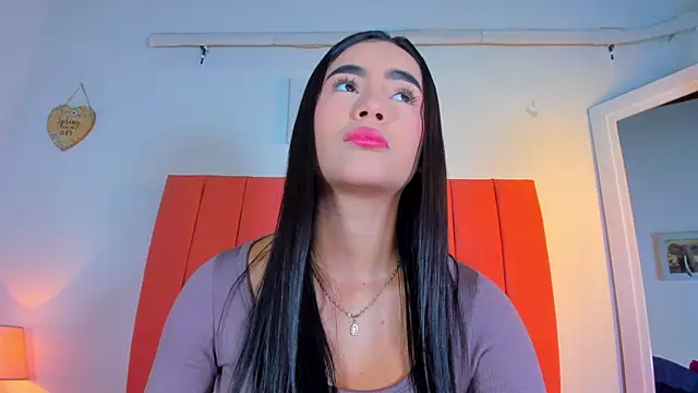 Snapshot of valen_rose0 chatting on 11-12-25, 12:16 valen rose0 online show from 11-12-25, 12:16