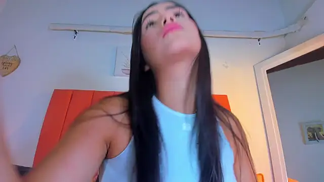 Snapshot of valen_rose0 chatting on 12-15-25, 12:09 valen rose0 online show from 12-15-25, 12:09