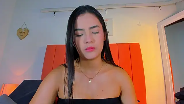Snapshot of valen_rose0 chatting on 12-17-25, 12:11 valen rose0 online show from 12-17-25, 12:11