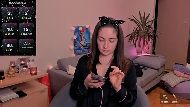 Snapshot of cClandesTina chatting on 12-19-24, 10:21 cClandesTina online show from 12-19-24, 10:21