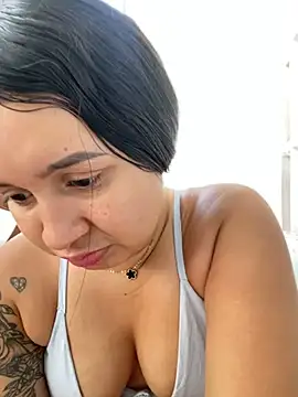 Pretty Isadora online show from 01-08-25, 09:55