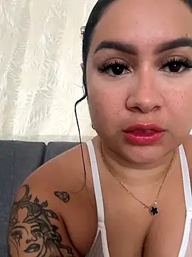 Pretty Isadora online show from 11-13-25, 09:03