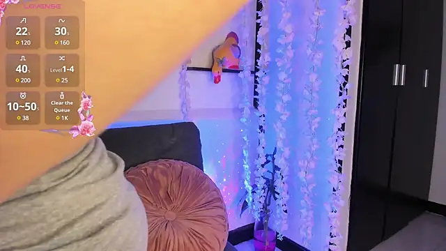 Snapshot of on_tefa chatting on 02-04-25, 12:51 on tefa online show from 02-04-25, 12:51