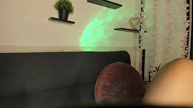 Snapshot of on_tefa chatting on 02-13-25, 09:27 on tefa online show from 02-13-25, 09:27