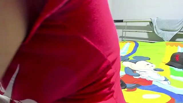 Snapshot of on_tefa chatting on 11-06-25, 10:43 on tefa online show from 11-06-25, 10:43