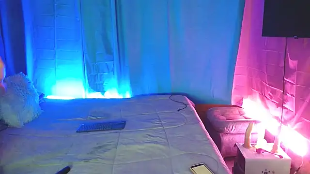 Snapshot of Kerly_Lopez chatting on 11-28-25, 09:17 Kerly Lopez online show from 11-28-25, 09:17