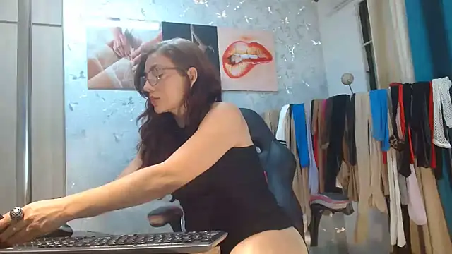 Samantabrown  online show from 07-17-26, 11:39