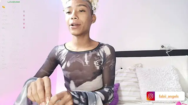 Snapshot of alejo_cute chatting on 12-12-24, 01:17 alejo cute online show from 12-12-24, 01:17