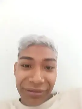 Snapshot of alejo_cute chatting on 12-25-24, 02:02 alejo cute online show from 12-25-24, 02:02