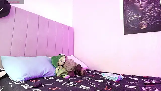 Snapshot of alejo_cute chatting on 12-30-24, 08:25 alejo cute online show from 12-30-24, 08:25