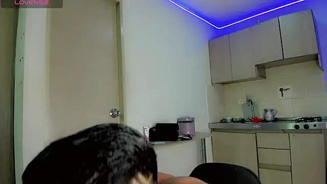 Snapshot of alejo_cute chatting on 01-23-25, 06:14 alejo cute online show from 01-23-25, 06:14