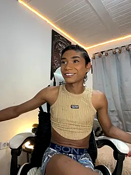 Snapshot of alejo_cute chatting on 09-26-25, 07:07 alejo cute online show from 09-26-25, 07:07