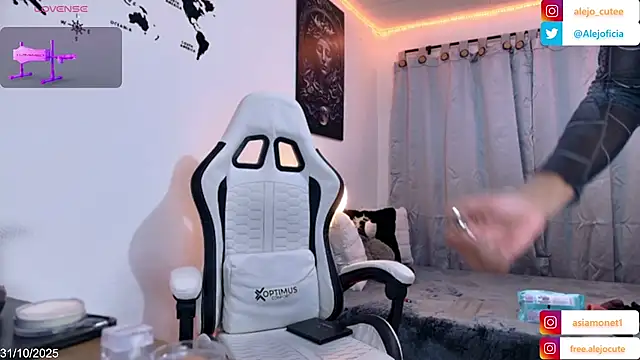 Snapshot of alejo_cute chatting on 10-31-25, 09:38 alejo cute online show from 10-31-25, 09:38