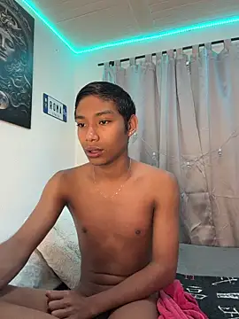 Snapshot of alejo_cute chatting on 05-31-26, 01:07 alejo cute online show from 05-31-26, 01:07