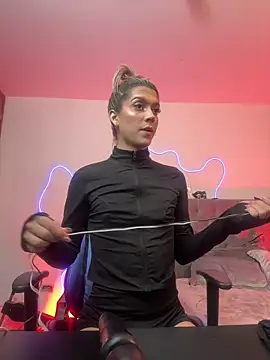 Snapshot of tay_ler3 chatting on 12-06-24, 12:27 tay ler3 online show from 12-06-24, 12:27