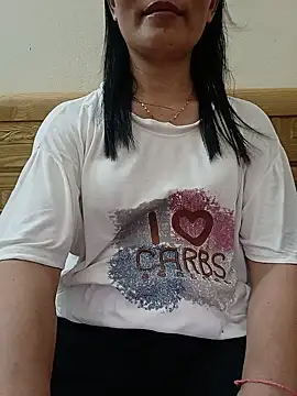 Snapshot of Asian_girl13 chatting on 06-07-26, 02:21 Asian girl13 online show from 06-07-26, 02:21