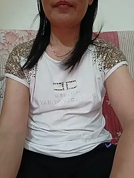 Snapshot of Asian_girl13 chatting on 06-14-26, 03:03 Asian girl13 online show from 06-14-26, 03:03