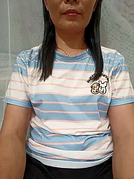 Snapshot of Asian_girl13 chatting on 06-30-26, 01:56 Asian girl13 online show from 06-30-26, 01:56