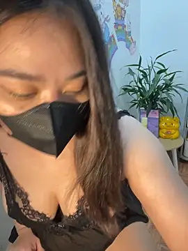 --Lyly-- online show from 03-11-25, 07:04