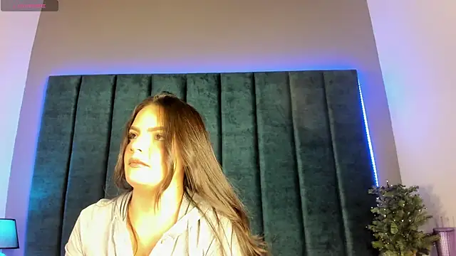 IsabellaGrey19 online show from 12-15-25, 07:18