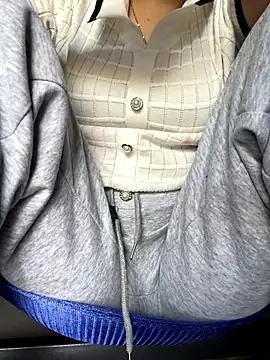 Milk Mom99 online show from 11-26-25, 01:39