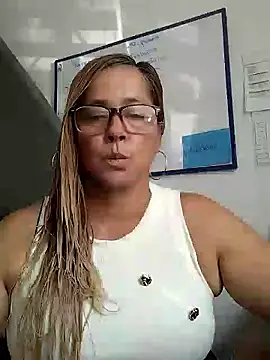 Snapshot of natally_ross21 chatting on 06-11-26, 02:15 natally ross21 online show from 06-11-26, 02:15