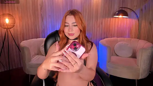 Snapshot of SamanthaKlein_ chatting on 12-29-24, 03:54 SamanthaKlein online show from 12-29-24, 03:54