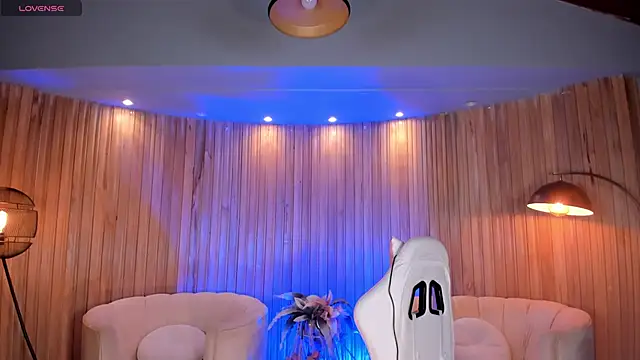 Snapshot of SamanthaKlein_ chatting on 02-20-25, 03:45 SamanthaKlein online show from 02-20-25, 03:45