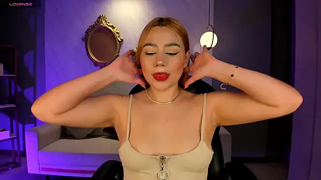 Snapshot of SamanthaKlein_ chatting on 10-22-25, 03:40 SamanthaKlein online show from 10-22-25, 03:40